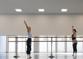 Aula de ballet em estúdio de dança